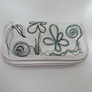 Vintage vegan leather embroidered clutch wallet